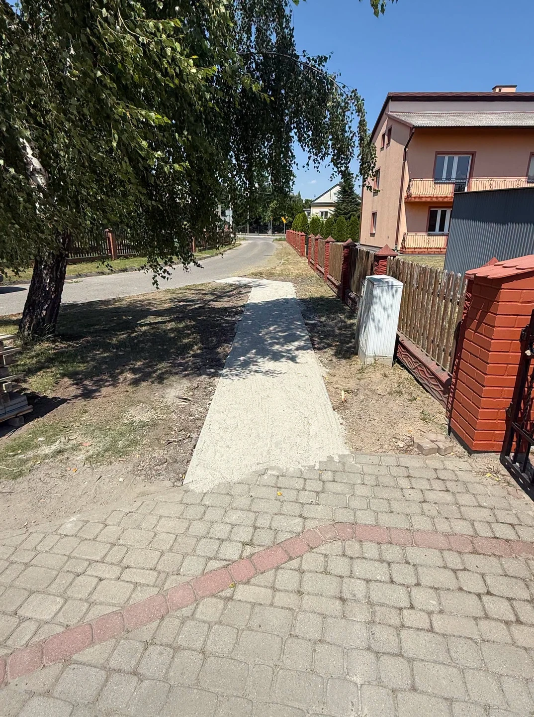 Zakończył się remont chodnika przy ul. Okulickiego w Kańczudze — zdjęcie 7
